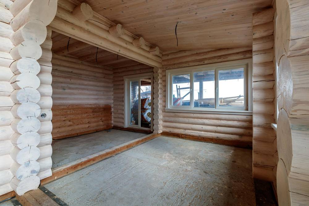 Pol V Derevyannom Dome 4 Min